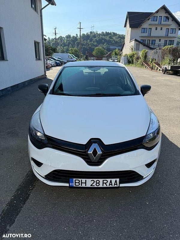 Alb Utilizat 2018 Renault Clio IV LIMITED Hatchback | 5.750 EUR (Preț bun) - Imagine 1/4