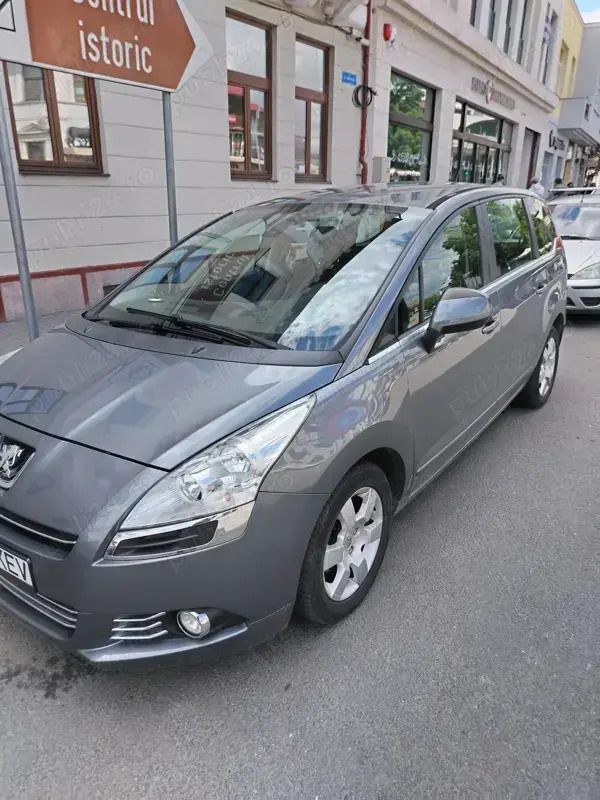 Utilizat 2011 Peugeot 5008 Monovolum | 5.000 EUR - Imagine 1/4