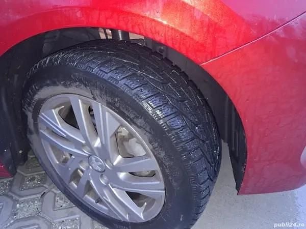 Second-hand Peugeot 208 60 CP (44 kW) 2019 Rosu Hatchback