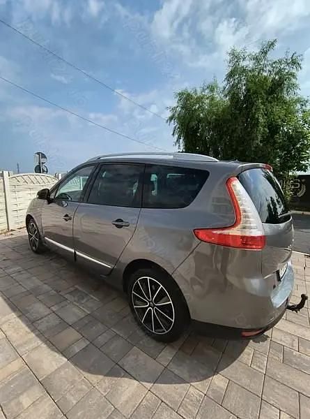 Utilizat 2013 Renault Grand Scénic III Bose Edition Monovolum | 5.600 EUR (Preț OK) - Imagine 1/4