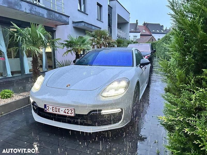 Second-hand Porsche Panamera 330 CP (242 kW) 2018 Culoarealb Berlinǎ