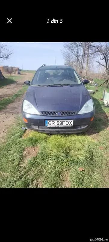 Utilizat 2002 Ford Focus Ghia Hatchback | 700 EUR (Preț bun) - Imagine 1/4
