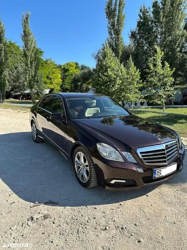 Second-hand Mercedes E200 136 CP (100 kW) 2009 Culoaremaro Berlinǎ