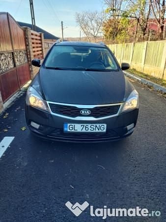 Second-hand Kia Ceed 90 CP (66 kW) 2010 Negru Hatchback