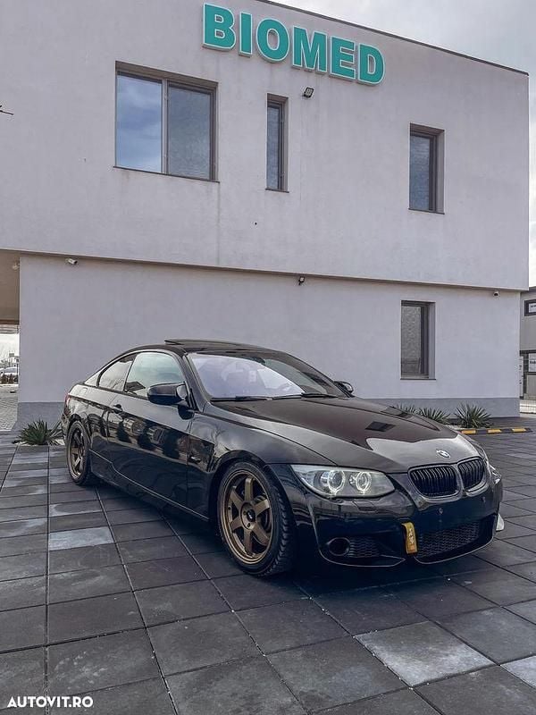 Culoarenegru Utilizat 2011 BMW 335 Comfort Edition Coupe | 14.450 EUR - Imagine 1/4