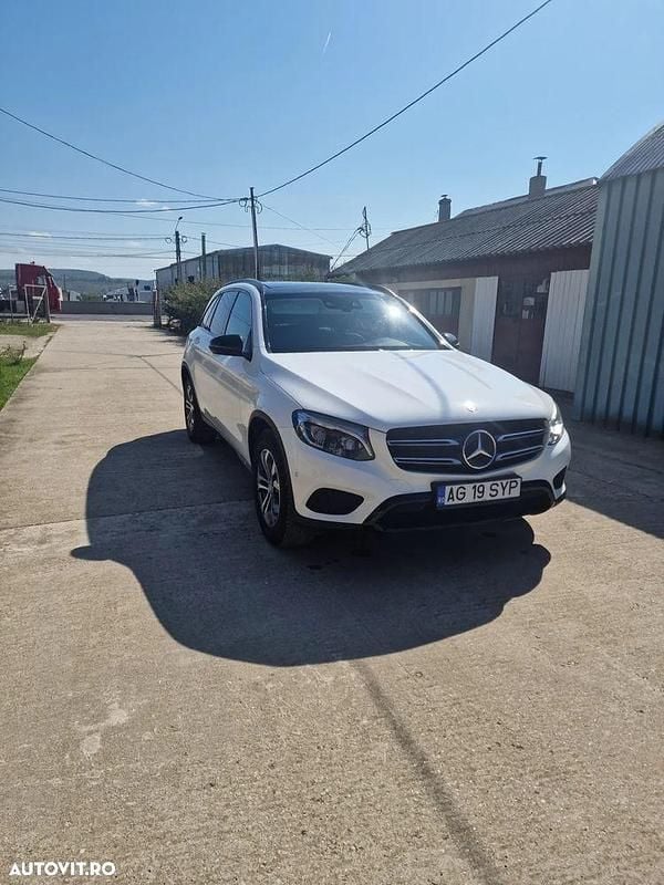 Second-hand Mercedes GLC250 AMG line 204 CP (150 kW) 2016 Culoarealb SUV