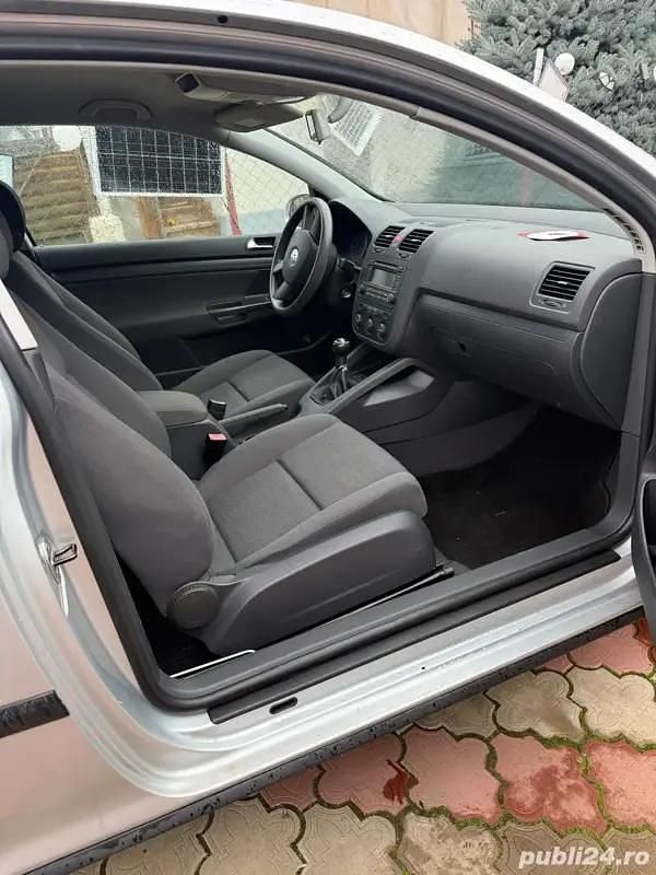 Second-hand VW Golf 90 CP (66 kW) 2005 Coupe