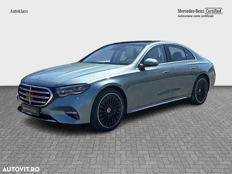 Verde Utilizat 2024 Mercedes E220 Avantgarde Berlinǎ | 74.725 EUR - Imagine 1/3