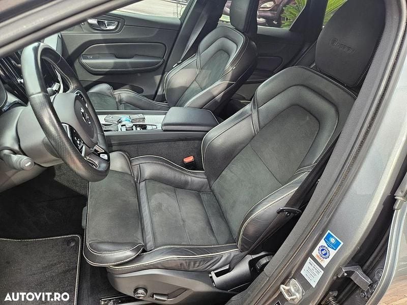 Second-hand Volvo XC60 R-Design 190 CP (139 kW) 2019 Culoaregri SUV