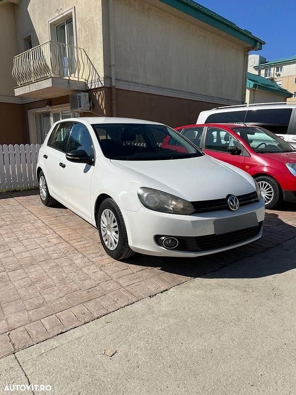 Second-hand VW Golf VII 105 CP (77 kW) 2012 Culoarealb Hatchback