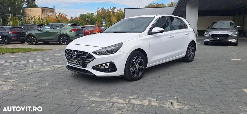 Culoarealb Utilizat 2021 Hyundai i30 Hatchback | 12.750 EUR (Preț OK) - Imagine 1/4