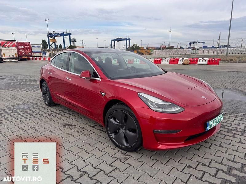 Culoarerosu Utilizat 2019 Tesla Model 3 Berlinǎ | 22.500 EUR (Preț OK) - Imagine 1/4