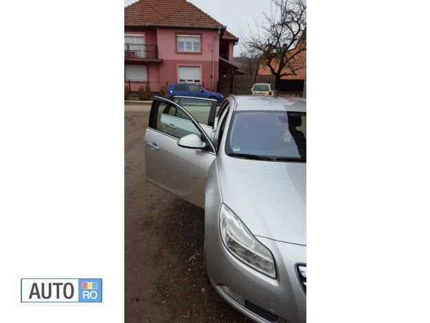 Second-hand Opel Insignia 131 CP (96 kW) 2010 Gri Break