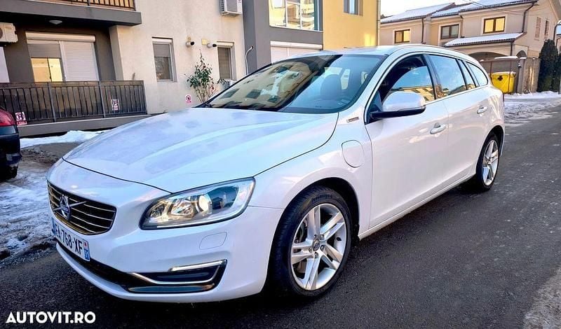 Culoarealb Second-hand 2016 Volvo V60 Momentum Break | 10.990 EUR (Preț bun) - Imagine 1/4