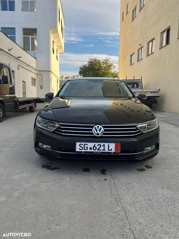 Culoarenegru Utilizat 2015 VW Passat Trendline Break | 8.950 EUR (Preț bun) - Imagine 1/4
