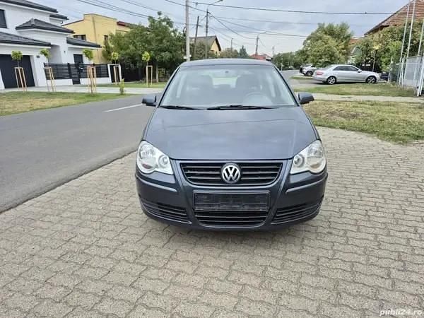 Gri Utilizat 2006 VW Polo Berlinǎ | 1.650 EUR (Preț OK) - Imagine 1/4