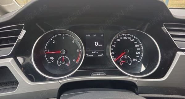 Second-hand VW Touran 120 CP (88 kW) 2018 Argintiu Monovolum