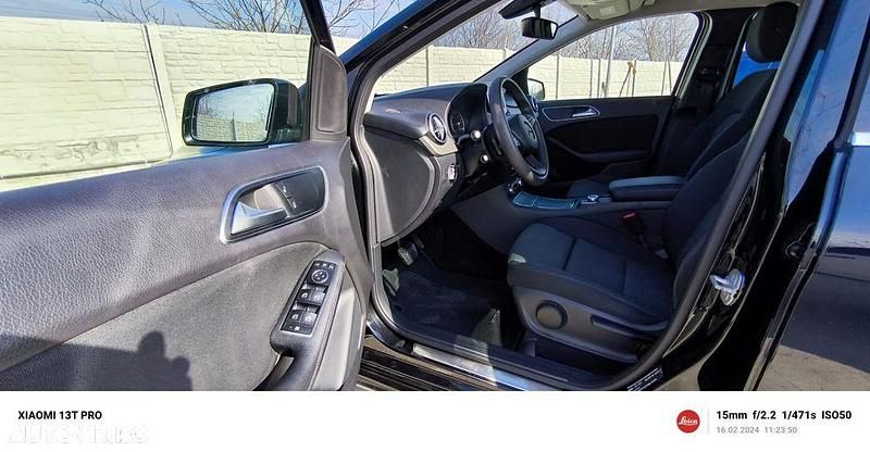 Second-hand Mercedes B180 Edition 109 CP (80 kW) 2018 Culoarenegru Monovolum