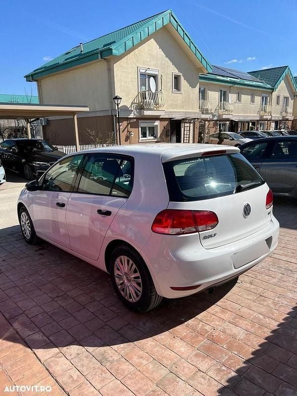 Second-hand VW Golf VII 105 CP (77 kW) 2012 Culoarealb Hatchback