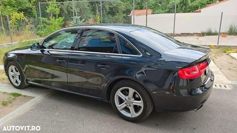 Negru Utilizat 2013 Audi A4 Berlinǎ | 10.900 EUR (Preț OK) - Imagine 1/4