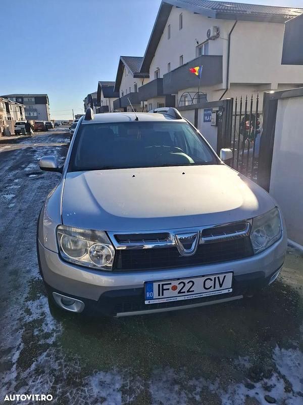 Second-hand Dacia Duster 105 CP (77 kW) 2012 Culoareargint SUV
