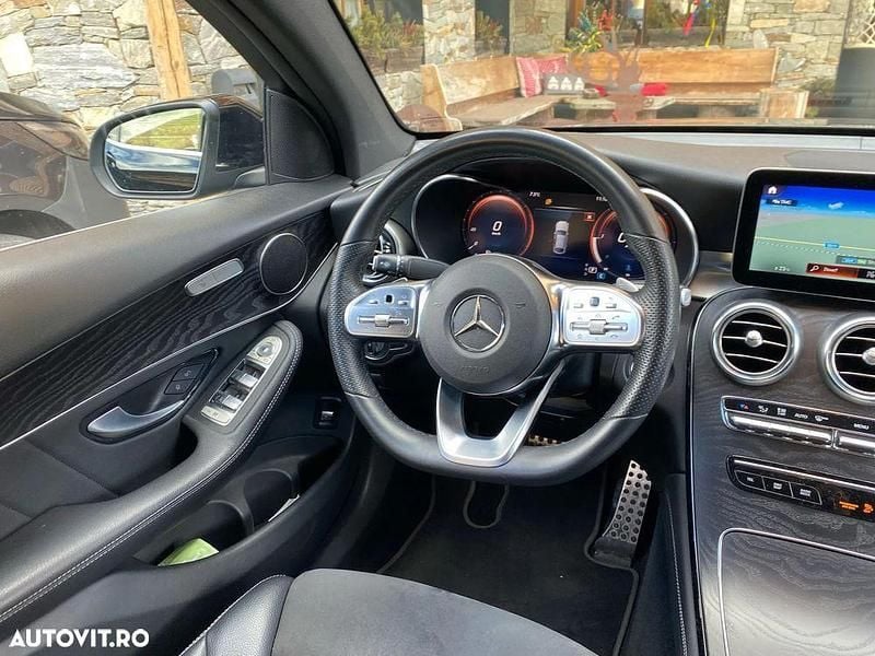 Second-hand Mercedes GLC220 AMG line 197 CP (144 kW) 2020 Culoarenegru Coupe