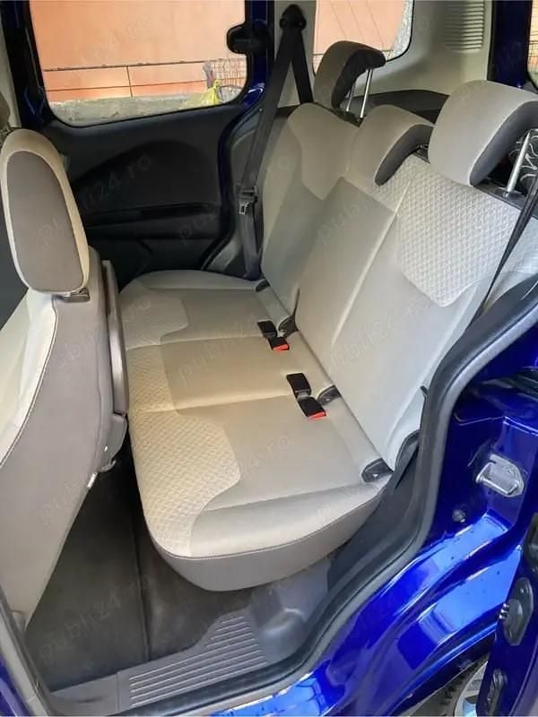 Second-hand Ford Tourneo 100 CP (73 kW) 2015