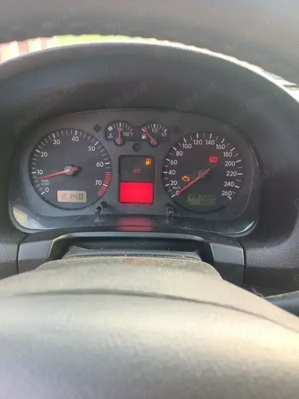 Utilizat 2001 VW Golf IV Edition Hatchback | 1.000 EUR (Preț OK) - Imagine 1/4