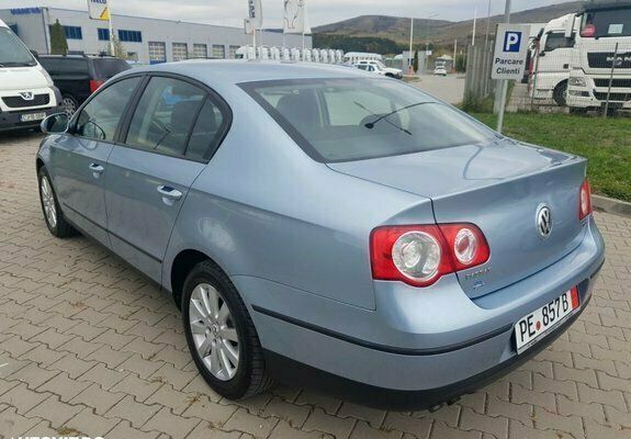 Gri metalizat Utilizat 2006 VW Passat Trendline Berlinǎ | 4.750 EUR (Scump) - Imagine 1/4