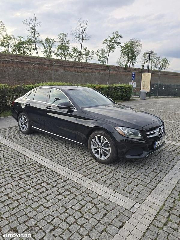Negru Utilizat 2018 Mercedes C300 Berlinǎ | 22.000 EUR (Preț bun) - Imagine 1/4