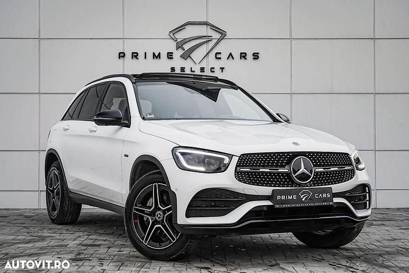 Culoarealb Utilizat 2021 Mercedes GLC300e SUV | 38.970 EUR (Preț bun) - Imagine 1/4