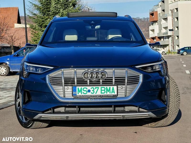 Second-hand Audi e-tron Advanced 300 kW (408 CP) 2021 Culoarealbastru SUV