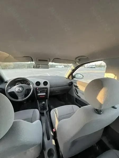 Utilizat 2004 Seat Ibiza Berlinǎ | 1.500 EUR (Preț bun) - Imagine 1/4