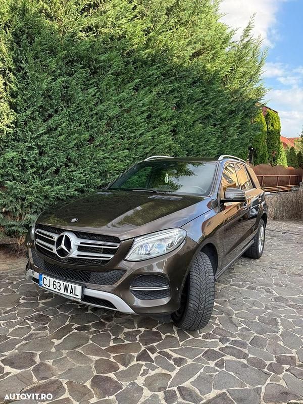 Culoaremaro Utilizat 2015 Mercedes GLE250 SUV | 18.500 EUR (Preț OK) - Imagine 1/4