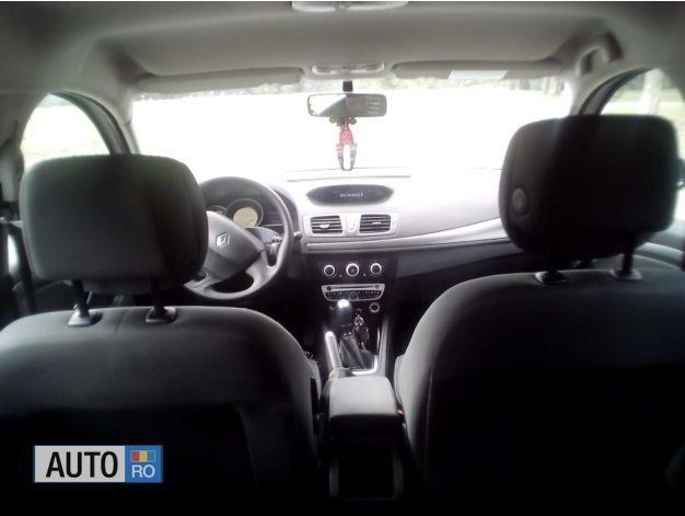 Alb Utilizat 2010 Renault Mégane GrandTour Break | 3.900 EUR (Preț OK) - Imagine 1/3