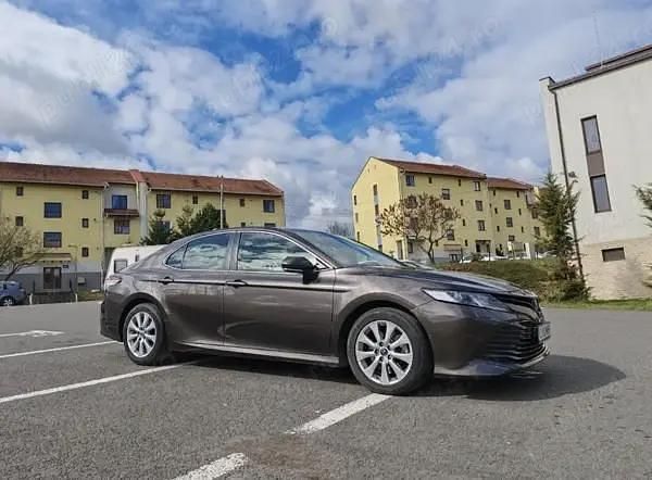 Second-hand Toyota Camry 218 CP (160 kW) 2020 Berlinǎ