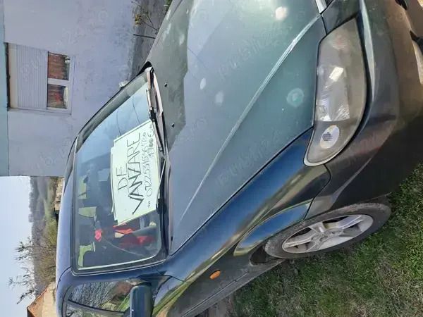 Utilizat 2003 Mazda 323 Hatchback | 1.450 EUR - Imagine 1/4