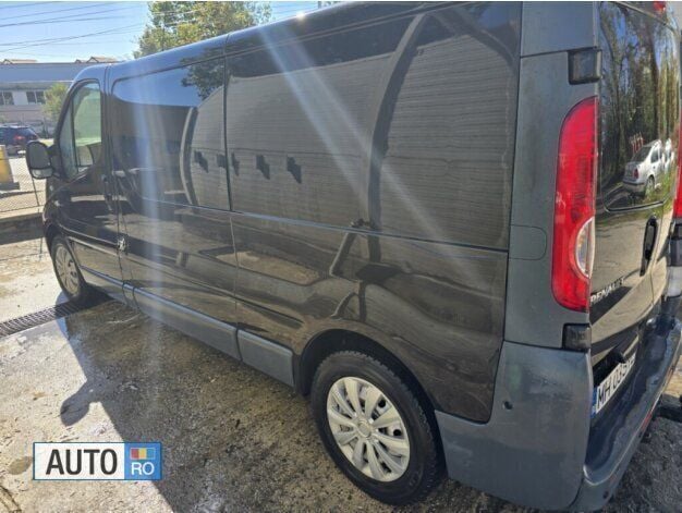 Second-hand Renault Trafic 114 CP (83 kW) 2007 Negru Monovolum