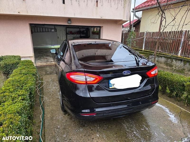 Second-hand Ford Mondeo Titanium 150 CP (110 kW) 2016 Culoarenegru Hatchback