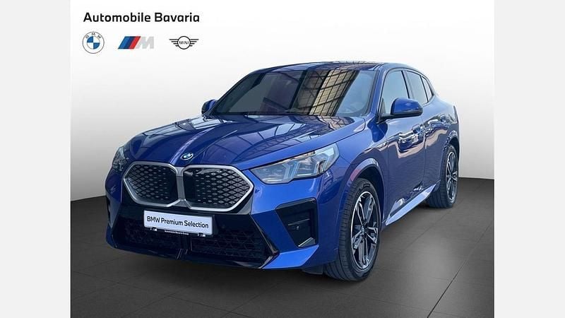 Second-hand BMW iX2 Comfort Edition 150 kW (204 CP) 2025 Albastru portimao metalizat metalizat SUV