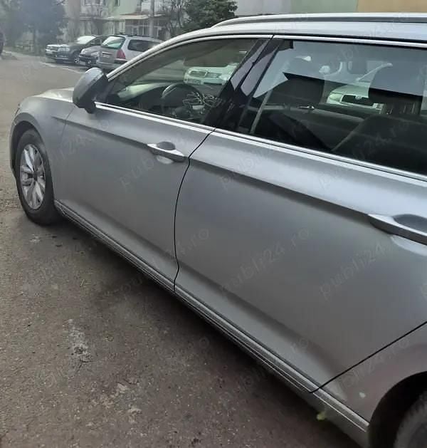 Utilizat 2015 VW Passat Berlinǎ | 9.000 EUR (Preț bun) - Imagine 1/4