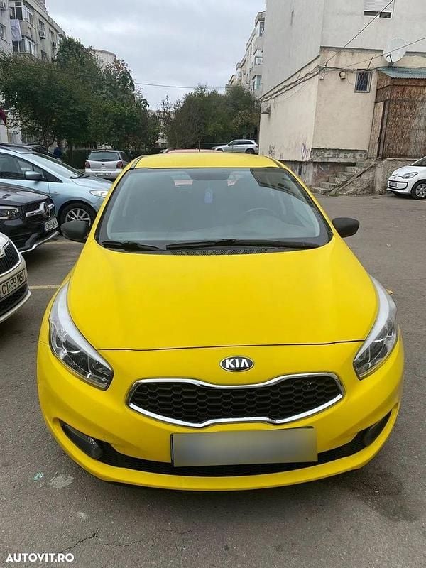 Culoaregalbeuriu Utilizat 2015 Kia Ceed Best Hatchback | 4.000 EUR - Imagine 1/4