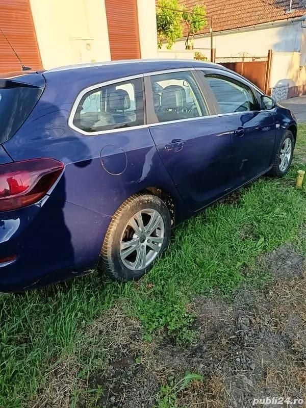 Second-hand Opel Astra 125 CP (91 kW) 2011 Break