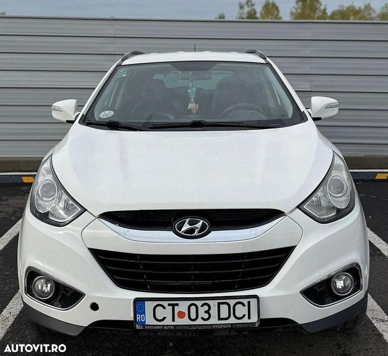 Culoarealb Utilizat 2010 Hyundai ix35 SUV | 5.699 EUR (Preț bun) - Imagine 1/4