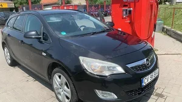 Utilizat 2011 Opel Astra Break | 3.000 EUR (Preț OK) - Imagine 1/4