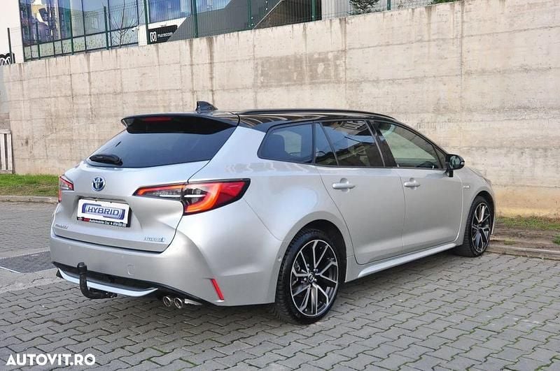 Second-hand Toyota Corolla Plus 184 CP (135 kW) 2021 Culoareargint Break