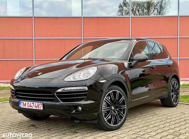 Culoarenegru Utilizat 2014 Porsche Cayenne SUV | 17.990 EUR - Imagine 1/4