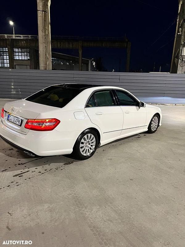 Second-hand Mercedes E300 Avantgarde 204 CP (150 kW) 2012 Culoarealb Berlinǎ