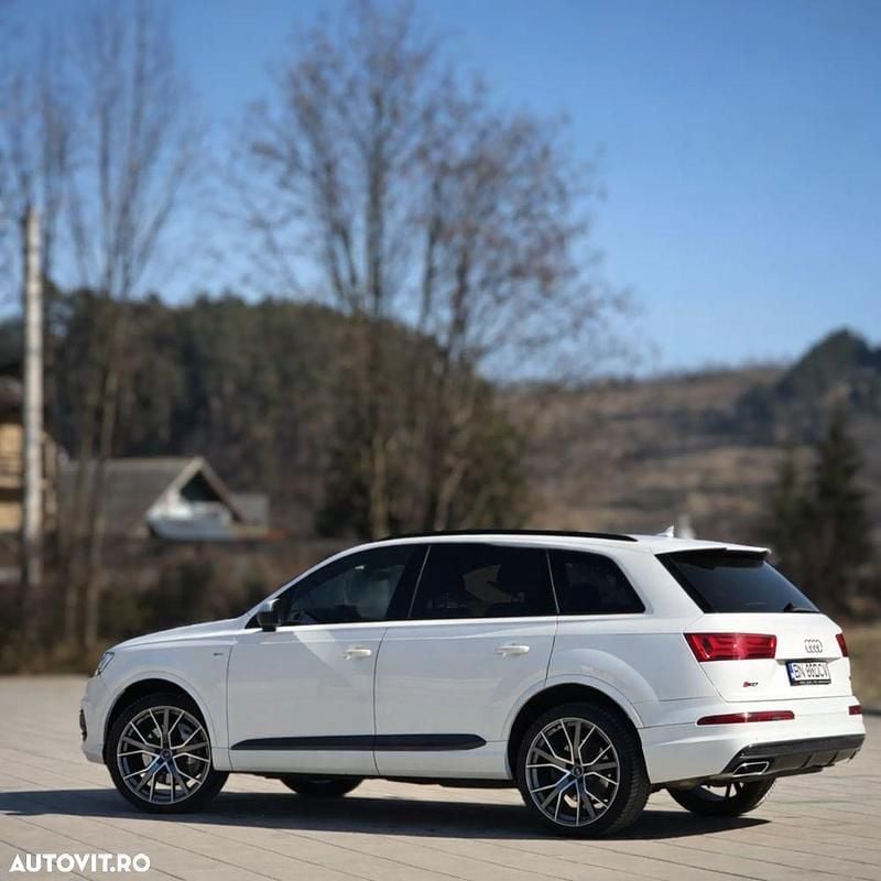 Second-hand Audi Q7 S-Line 286 CP (210 kW) 2019 Culoarealb SUV