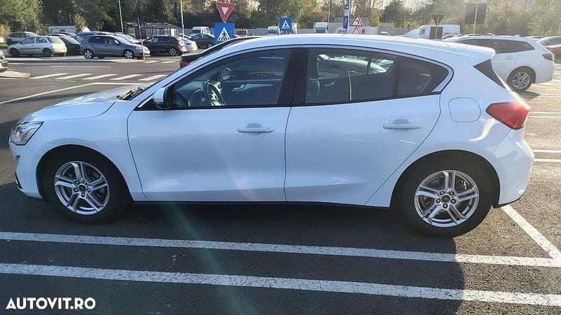 Second-hand Ford Focus Trend 95 CP (69 kW) 2019 Culoarealb Hatchback